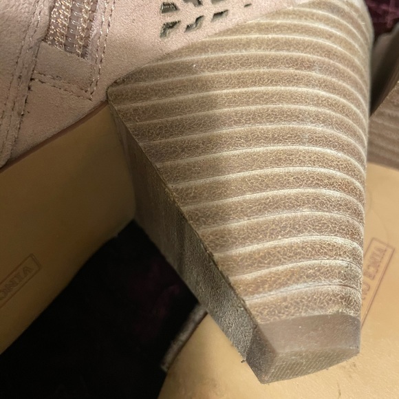 Shoes - Picture 11 of 11